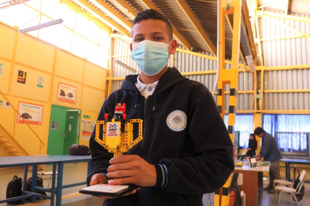 Liceo B-9 De Calama Ganó Interregional De Innovación A La Robótica En ...